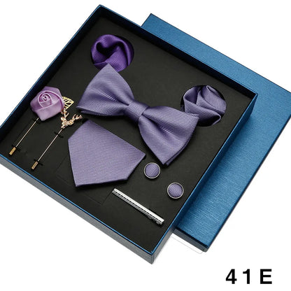 Coffret Cravate avec nœud papillon, mouchoirs, boutons de manchettes et broches - 24 coloris